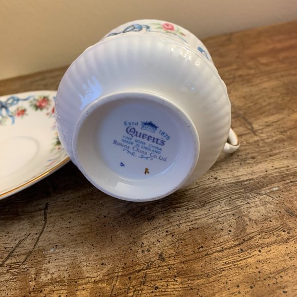 QUEENS ROSINA TEA CUP AND SAUCER RIBBON ROSES BOW TEACUP HAPPY ANNIVERSARY CUP - Picture 3 of 4